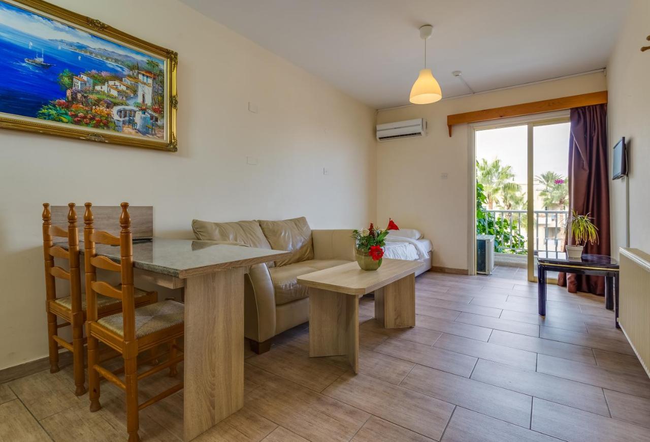 Antonis G. Hotel Apartments โวโรคลินิ ภายนอก รูปภาพ