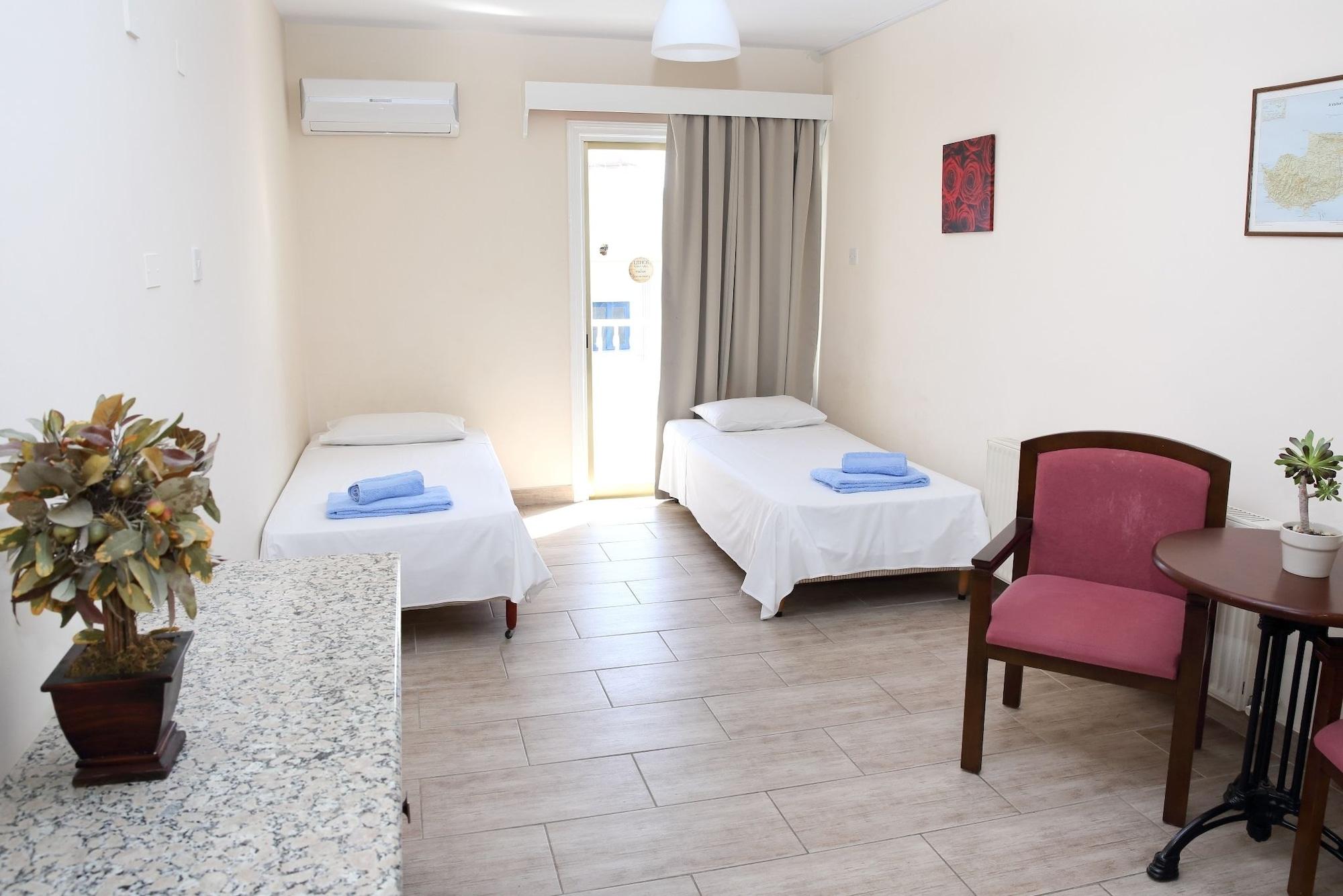 Antonis G. Hotel Apartments โวโรคลินิ ภายนอก รูปภาพ