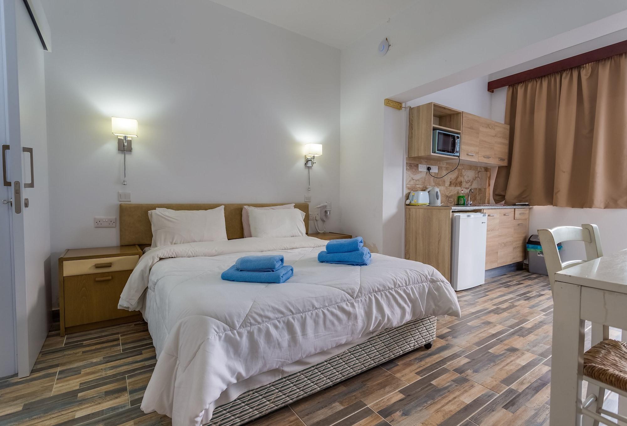 Antonis G. Hotel Apartments โวโรคลินิ ภายนอก รูปภาพ