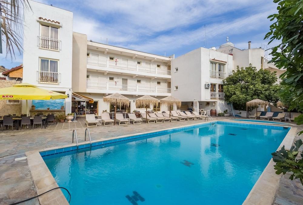 Antonis G. Hotel Apartments โวโรคลินิ ภายนอก รูปภาพ
