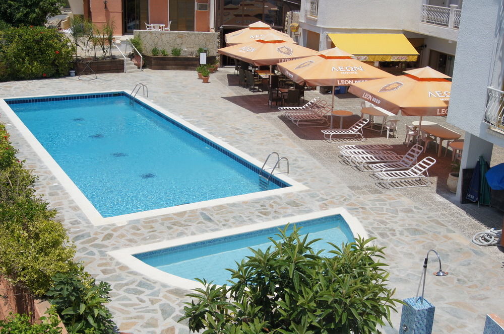 Antonis G. Hotel Apartments โวโรคลินิ ภายนอก รูปภาพ
