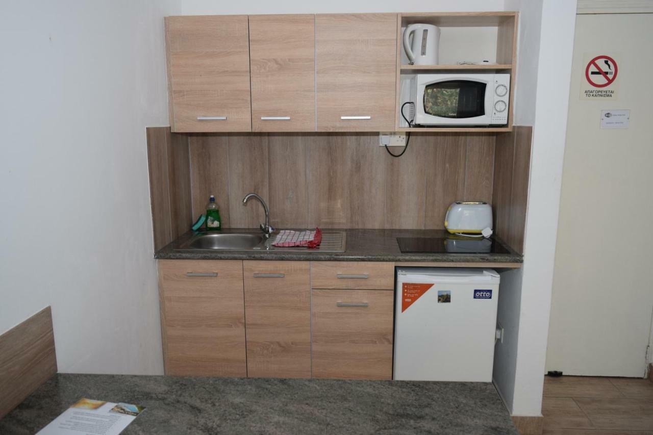 Antonis G. Hotel Apartments โวโรคลินิ ภายนอก รูปภาพ